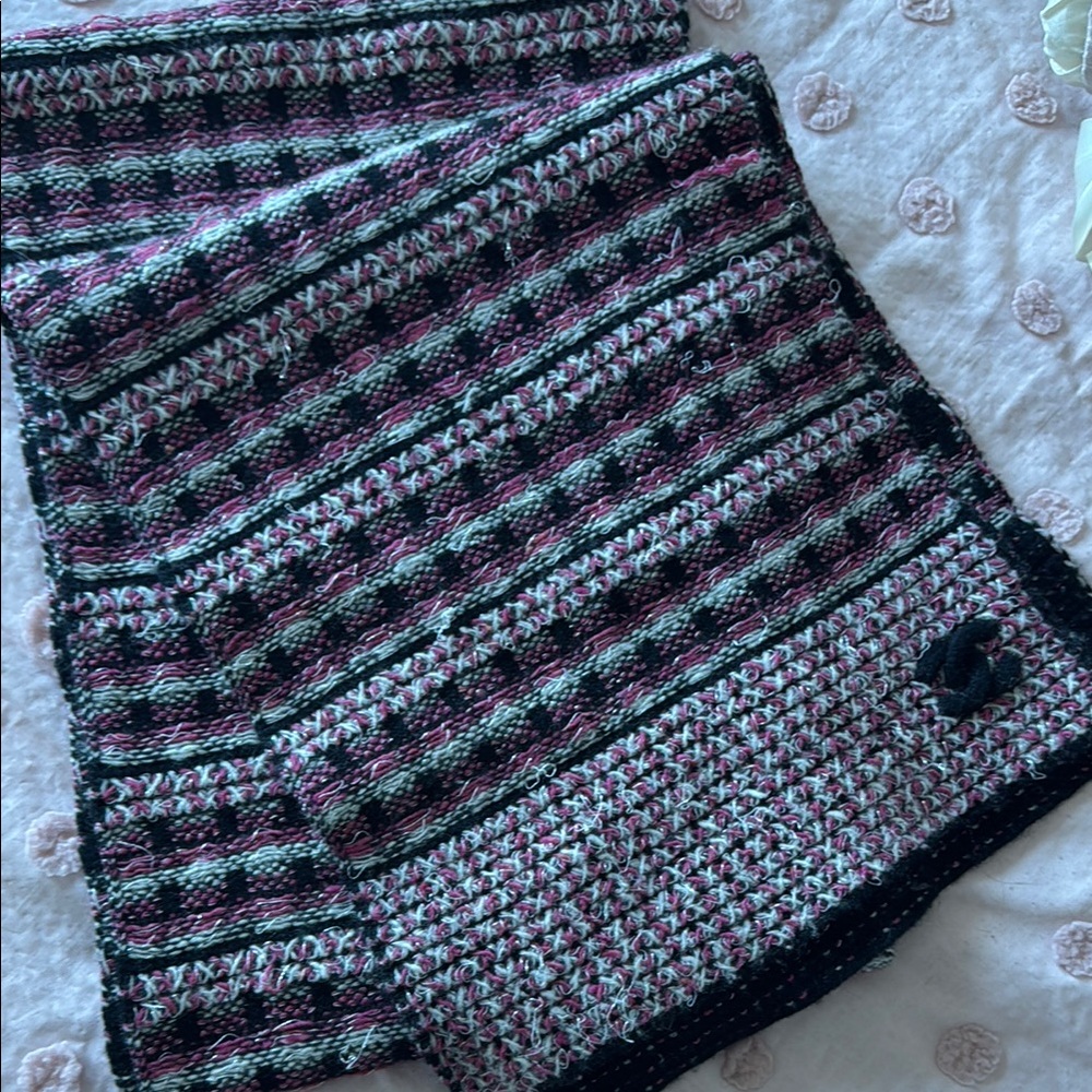 Black and Pink Knit Scarf